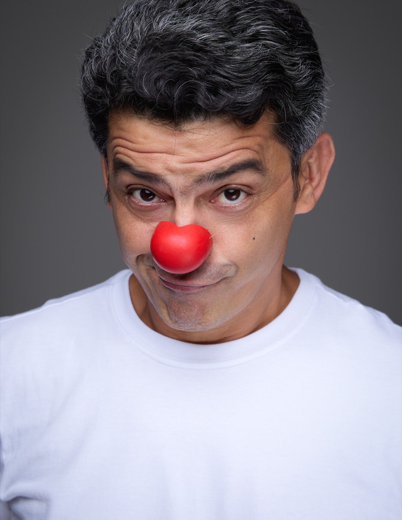 Ricardo Cabral com o nariz vermelho